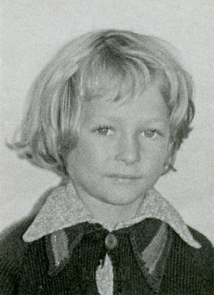 KKE 4618.jpg - Fot. Portret. Jacek Mierzejewski – syn Marii Jolanta Mierzejewskiej (z domu Jarzynowska), Orońsko – Polska, lata 70-te XX wieku.